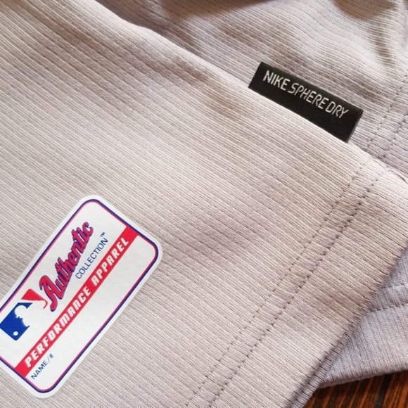 ⚾️ NIKE AUTHENTIC NYY GAME SHIRT ⚾️ - Picture 4 of 8